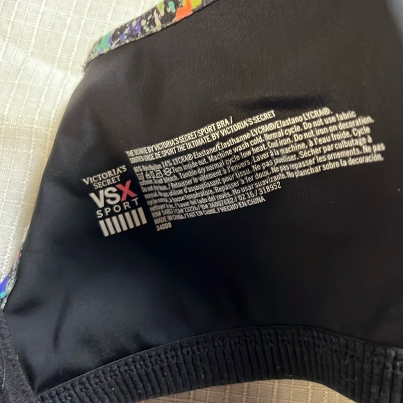 VSX Black Bra with Modern Artistic Flair - Picture 4 of 7